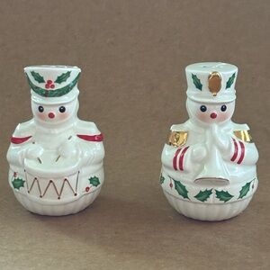 Christmas salt and pepper shakers